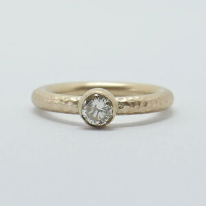 Solitaire ring